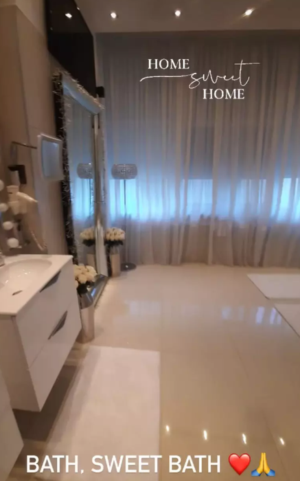 Cum arată vila Oanei Zăvoranu. Vedeta are casa plină de oglinzi și elemente de lux