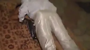 VIDEO Te plictisesti la nunta? Uite cum se distreaza niste invitati: au inventat jocuri cu tenta sexuala si se distreaza copios!