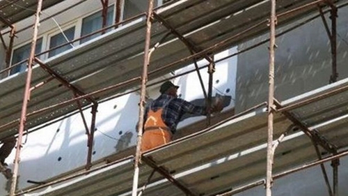 Drama MORTALA in Capitala! Trei muncitori au cazut de pe o schela! BILANTUL e sumbru