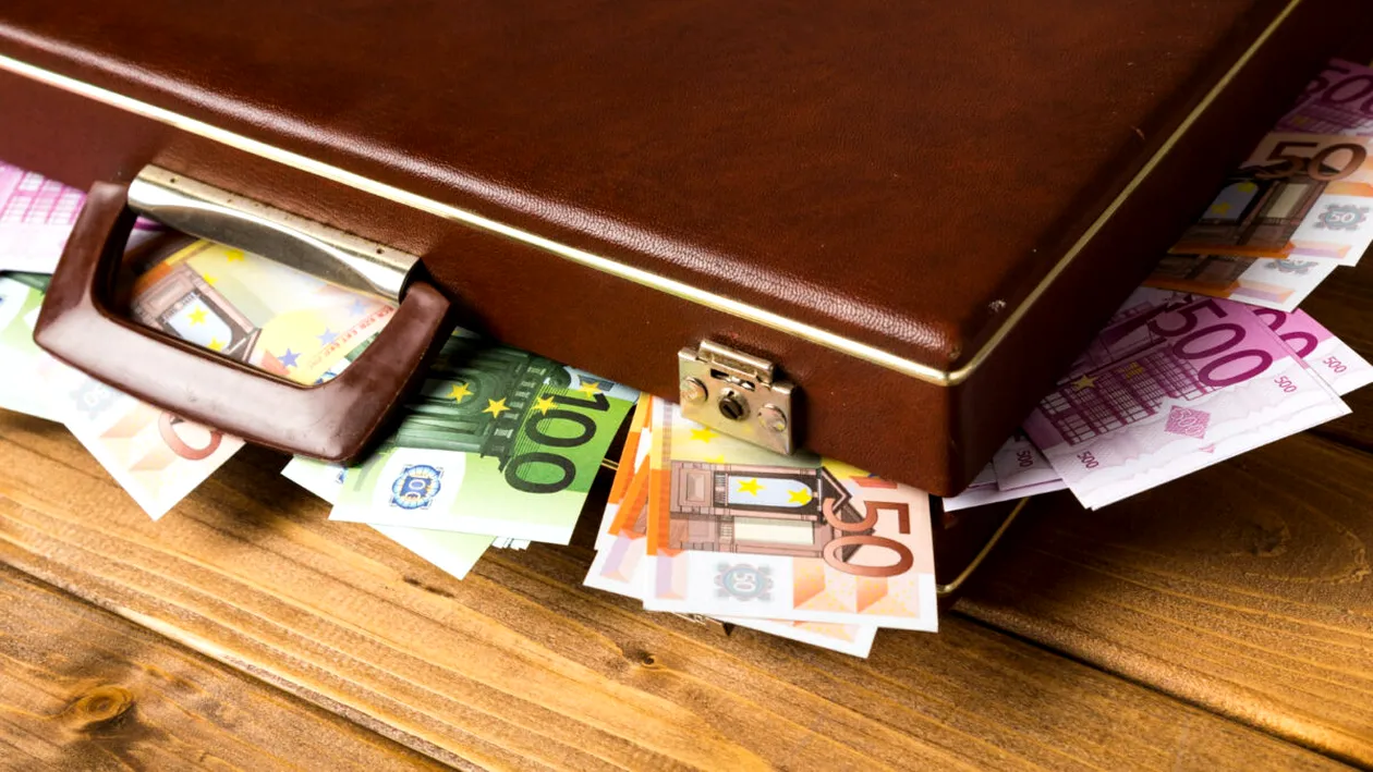 O femeie credea că și-a găsit dragostea vieții, după ce a cunoscut un ”prinț” nigerian. Ce s-a întâmplat după ce i-a trimis 200.000 euro