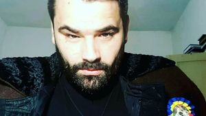 Un preot din Covasna vorbește despre școala online: „Nu le puteți da tablete copiilor de aici. Nu au curent, haine și mâncare pe masă”
