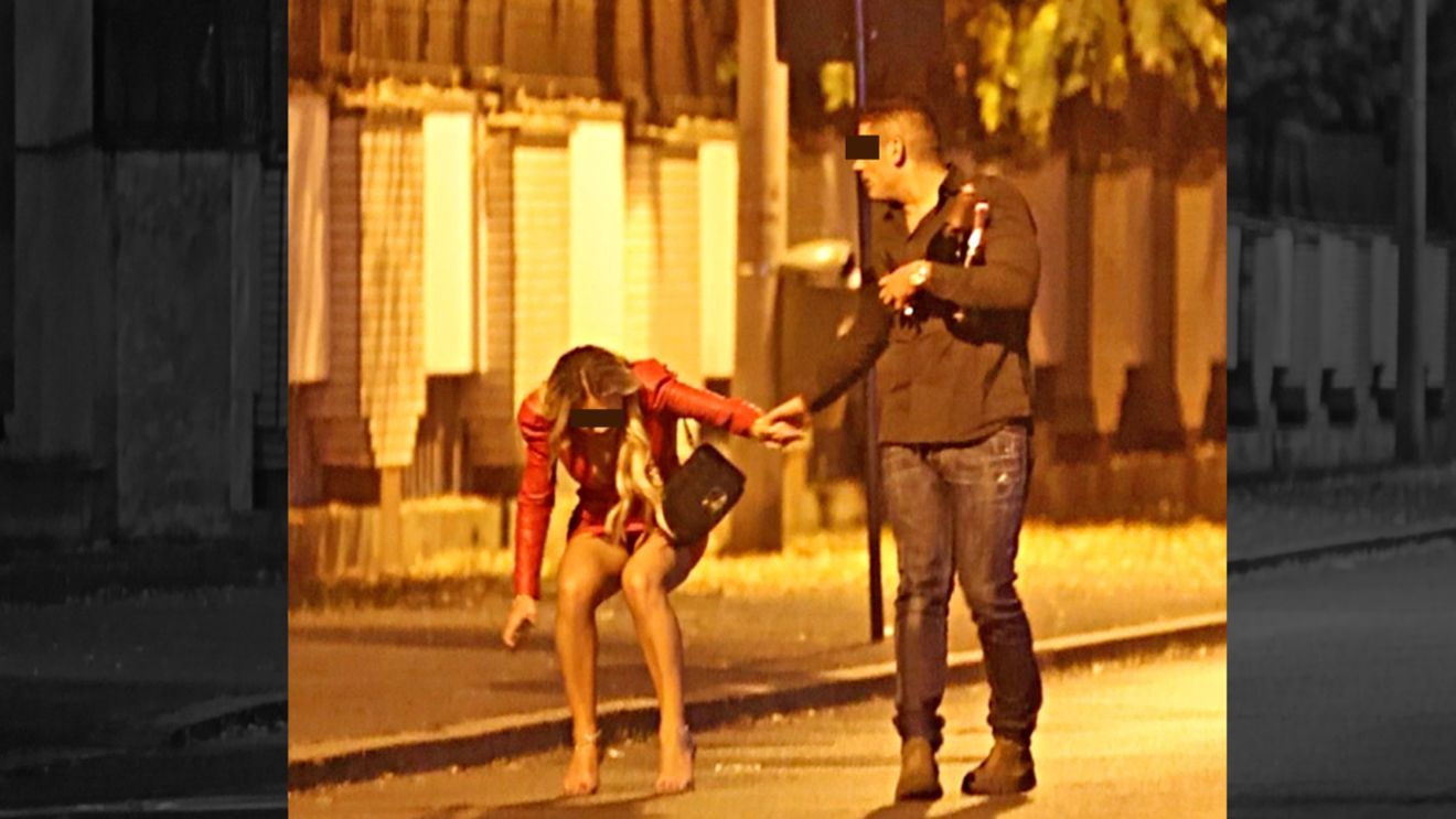 Zeul Bachus face ravagii serioase!!! O blondă puternic ”avariată” și un tânăr au plecat cu sticlele de șampanie din club direct pe stradă. Ce a urmat e uluitor!