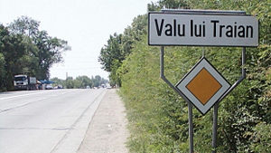 O fetiţă de cinci ani din Brăila, aflată în vizită la naşii ei, a fost strivită de un dulap!