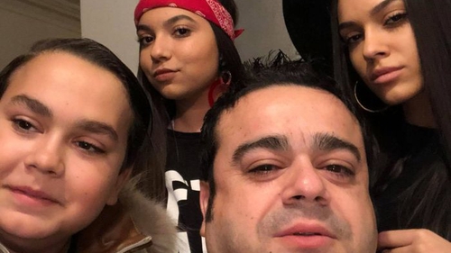 Toți copiii lui Adi Minune îi calcă pe urme. Mezinul familiei cântă și el dumnezeiește