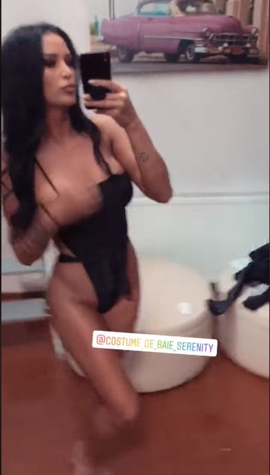 Daniela Crudu a lansat noua modă de bikini pentru vara lui 2019: cu zona intimă la vedere