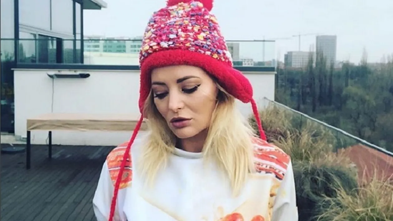 Delia, la cuţite cu fanii, care s-au luat de colecţia ei vestimentară: Faceţi parte din categoria mâncătorilor de c@#$t