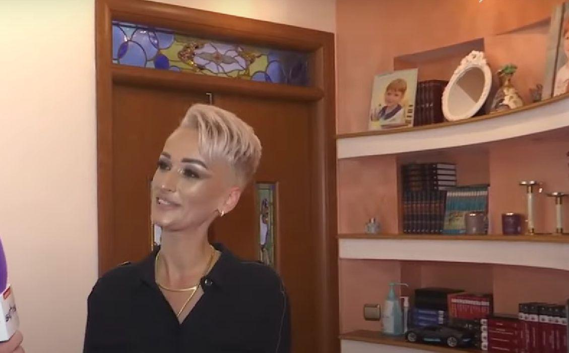 Cum arată apartamentul de 200 mp în care locuiește Regina Întunericului? Imagini rare din casa Gabrielei Lucuțar
