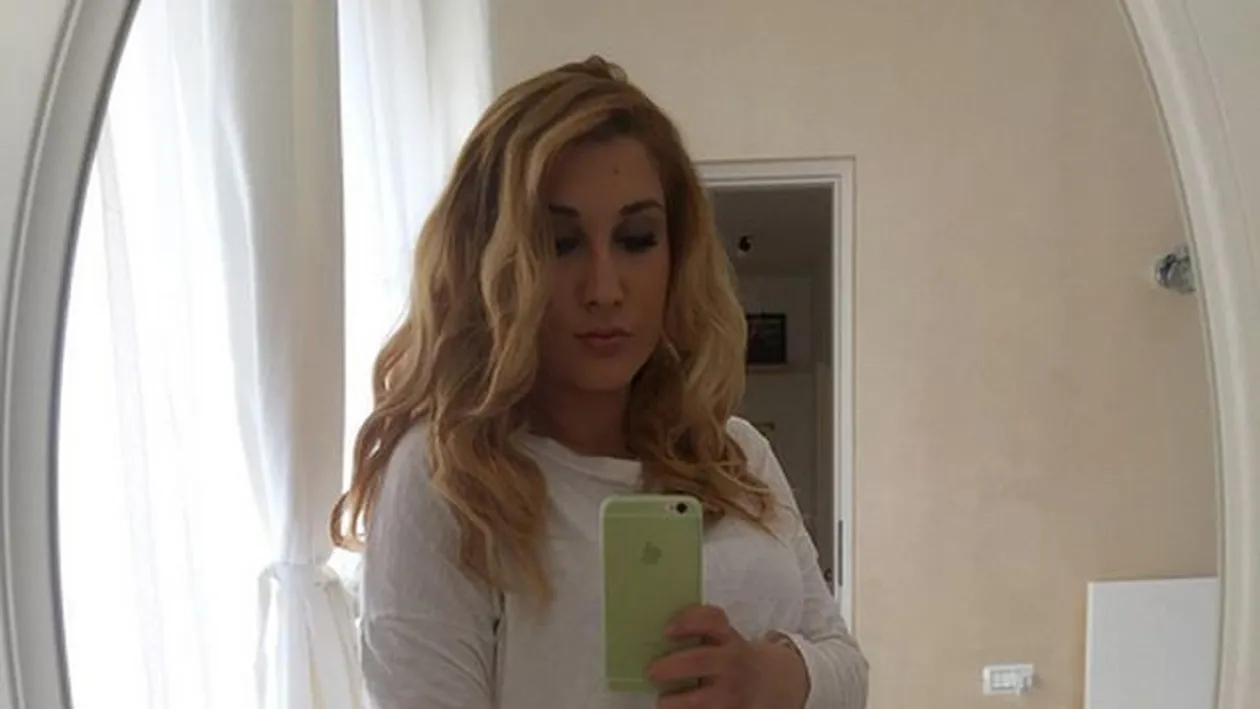 A ajuns aproape de nerecunoscut! Cum arată cântăreaţa ADDA în luna a şasea de sarcină?