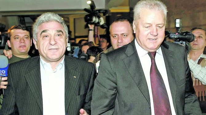 Giovani il hartuieste in Antalya pe "Tata Jean"