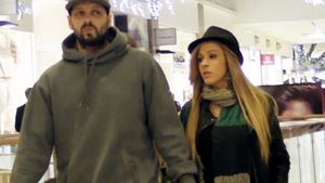 Ombladon nu renunta la vicii nici de Sarbatori! Cum a fost surprins de paparazzi la mall cu prietena
