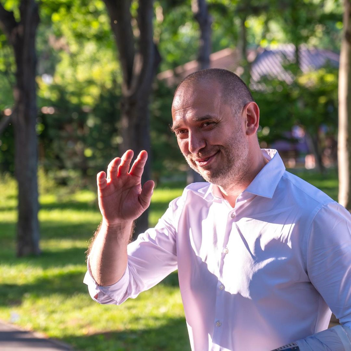 Radu Mihaiu, despre viața de primar dincolo de birou: ”Eu duc gunoiul, spăl vasele. Facturile le plătește banca”