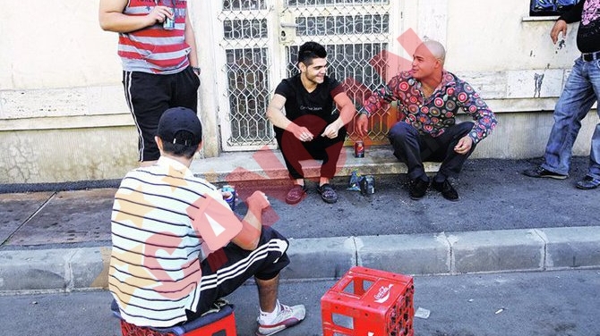 "Perversu' de pe Targu Ocna" isi distreaza vecinii de cartier