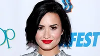 DEMI LOVATO isterizată din cauza unui adolescent român: „Aşa trebuie să arate sânii mei?“