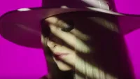 VIDEO - ALEXANDRA STAN oferă detalii neştiute despre noul său videoclip: Cred că într-o viaţă anterioară am...