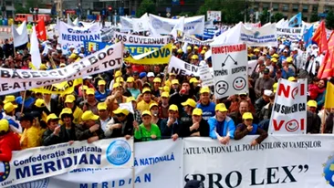 FOTO/VIDEO Disperarea oamenilor cutremura Piata Victoriei!