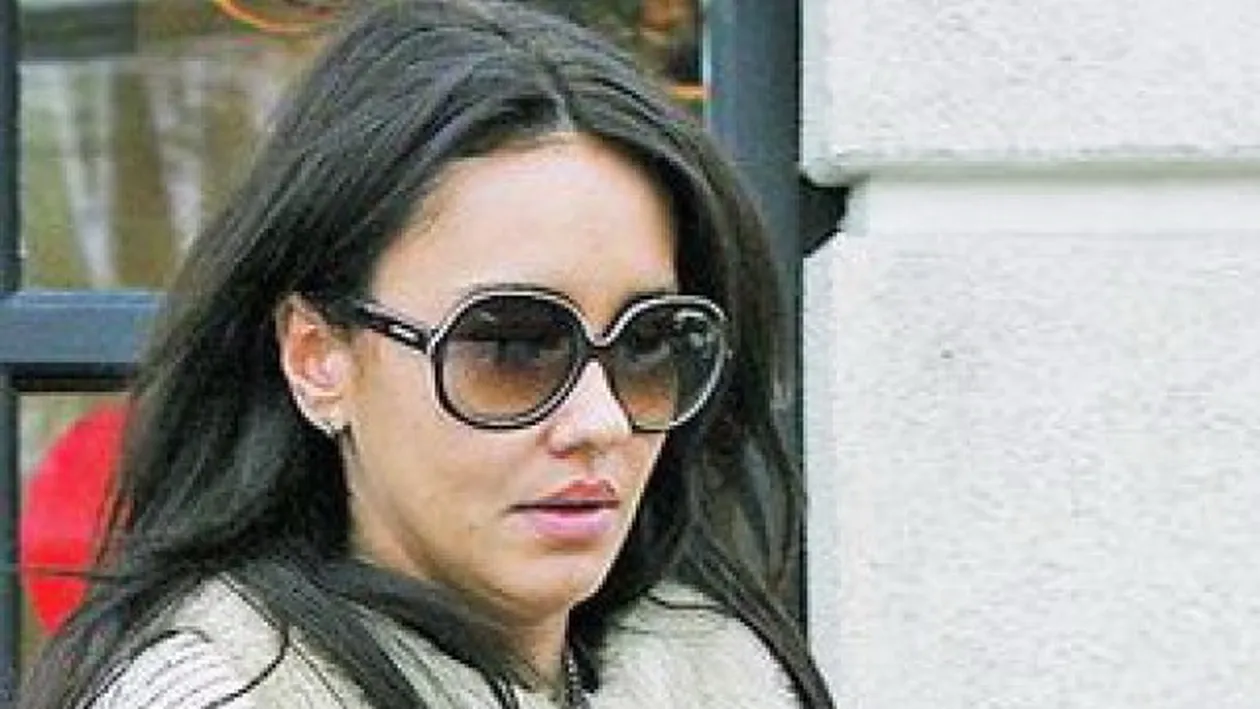 I-a invartit pe degete pe Daminuta si pe Nikolic, iar acum Dora loveste din nou. Acum a revenit la oamenii de afaceri!