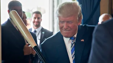 Donald Trump a semnat: sancțiunile împotriva Iranului intră în vigoare! Amenințare și pentru alte țări