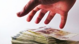 Tentativa de jaf la sediul CEC din Mangalia! Casiera a fost lovita si amenintata cu un pistol