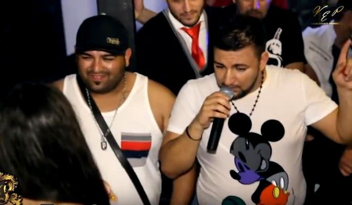 ”Porno-starul” Anaser a lovit cu cuțitul