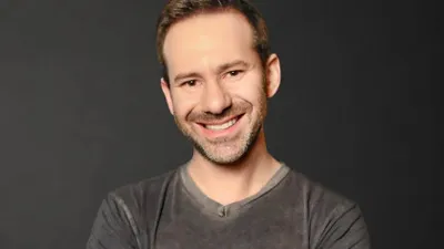 A murit celebrul miliardar! Era proprietarul celui mai mare site cu conținut pentru adulți