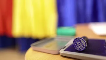 Program strict la alegerile locale din 7 decembrie 2025. Românii care vin târziu la urne, blocați la ușă!