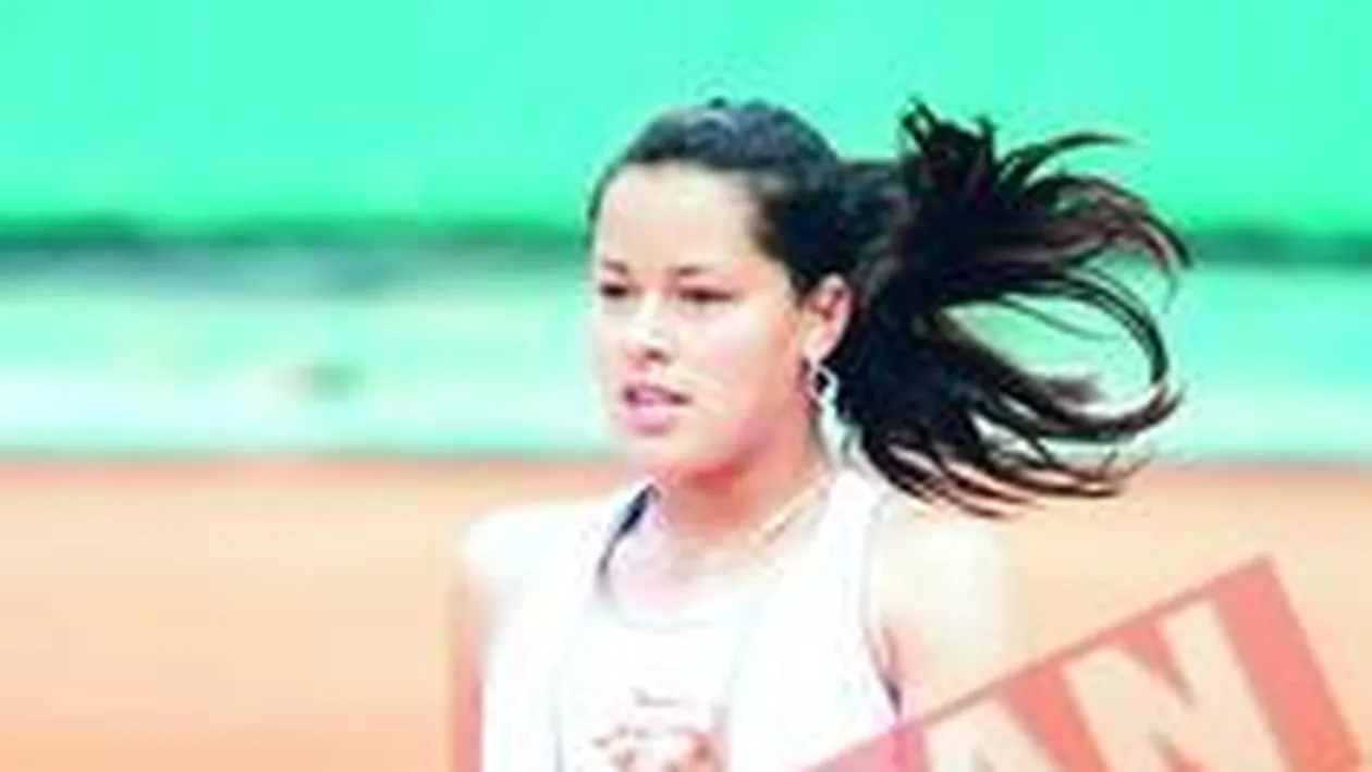 Ivanovic a invatat sa joace tenis in piscina