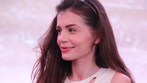 Mesajul cu care Monica Gabor şi-a impresionat prietenii de pe Facebook: "Iartă, iubeşte şi zâmbeşte"