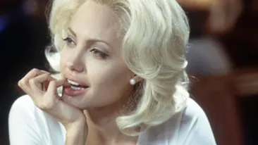 Cum au vrut sa atraga atentia divele hollywoodiene? Au imitat-o pe Marilyn Monroe