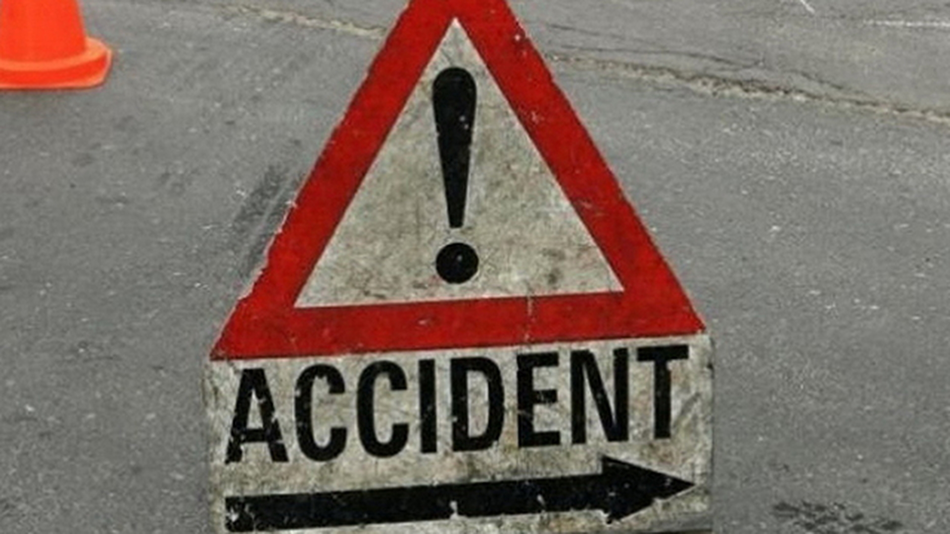 Tragedie pe sosea. 26 de raniti dupa ce un TIR s-a ciocnit cu un microbuz in Prahova