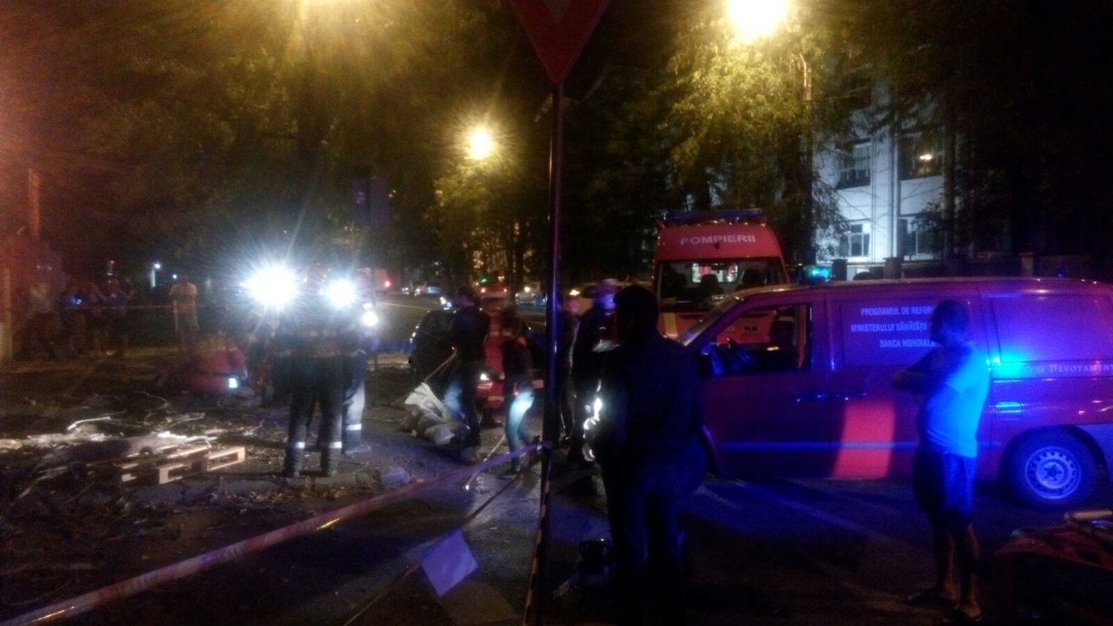 Furtună în Bucureşti. Cum se pregătesc Bianca Drăguşanu şi alte vedete. Anunţuri de ultimă oră ale autorităţilor. Avertismentele meteorologilor. Vezi tot ce se întâmplă LIVE pe CANCAN.RO