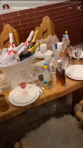 Monica Hill, la munte cu Piți Jr?!