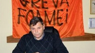 Primarul din Brad a renuntat la greva foamei! Guvernul i-a dat bani pentru termoficare!
