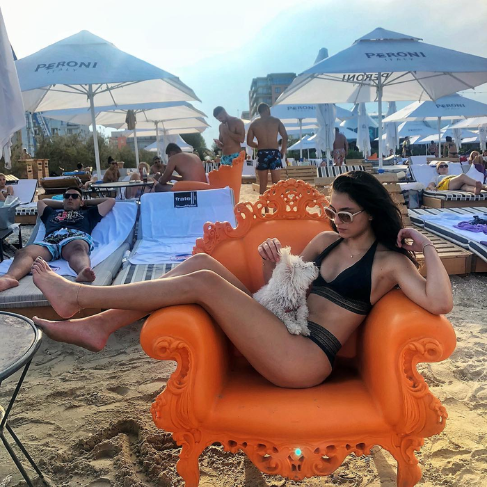 Alexandra Vernea este o tânără super-sexy
