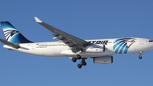 Panică într-un avion cu 78 de pasageri! Un bărbat a încercat să-i atace pe piloţi în timpul zborului