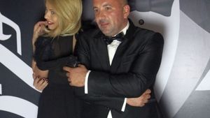 Călin Hagima e istorie! Roxana Nemeş iubeşte din nou! Cum arată iubitul artistei: ”El are un copil!”