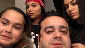 Toți copiii lui Adi Minune îi calcă pe urme. Mezinul familiei cântă și el dumnezeiește