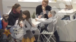 Doamna Borcea mananca inghetata ca in filmele pentru… adulti! E pofticioasa rau!