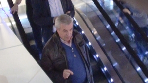 “Brigada” lui Tariceanu a iesit la mall. Asta n-o stiai sigur despre fostul premier: ii plac cumparaturile!