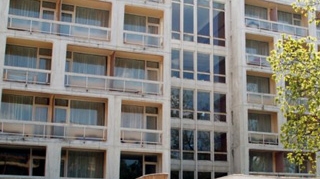 O tanara a cazut de la etajul al cincilea al unui hotel din Neptun