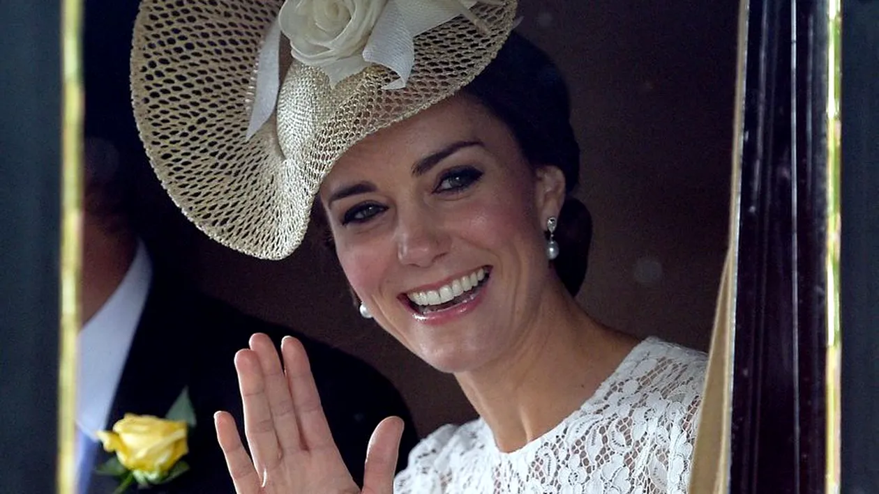 Răspunsul dat de Kate Middleton, după ce și-a dezamăgit o fană cu ținuta sa: „Am venit în pantaloni și jachetă pentru că...”