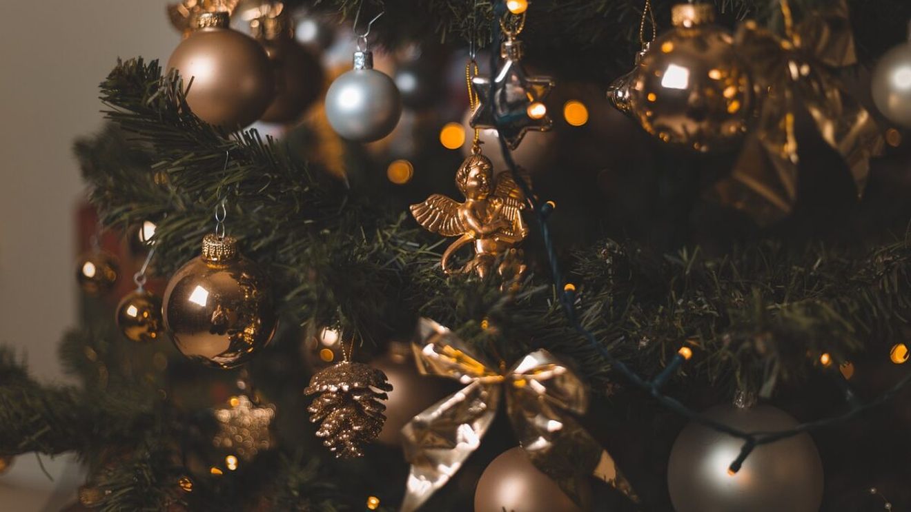 Când se împodobește, de fapt, bradul de Crăciun. Mulți români nu țin cont de acest detaliu spiritual important
