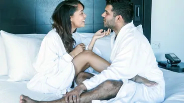 BANCUL ZILEI | Cum fac dragoste doi studenți de la ASE: Acțiunile sunt în creștere!