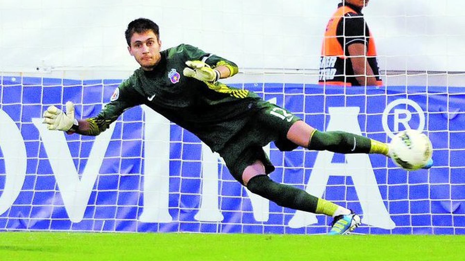 Portarul Stelei este aproape sa devina coleg cu Stefan Radu! Lazio il vrea pe Tatarusanu din iarna