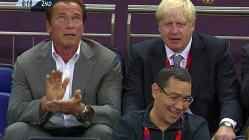 Victor Ponta a participat la ceremonia de inchidere a JO de la Londra! A stat langa Arnold Schwarzenegger - Vezi superfoto