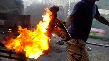 Cocteiluri Molotov au fost aruncate in timpul manifestatiei studentilor, in Montreal