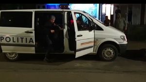 Maramureș: Un elev de liceu este cercetat pentru ultraj, după ce s-ar fi bătut cu trei polițiști