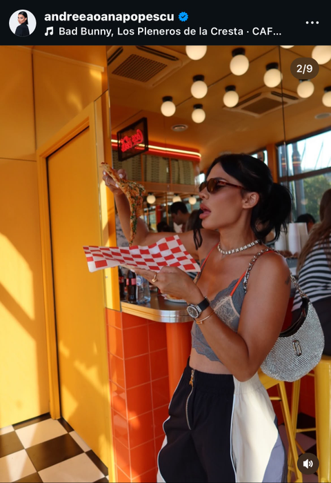 Andreea Popescu a mers la concertul lui Bad Bunny din Varșovia/ sursă foto: social media