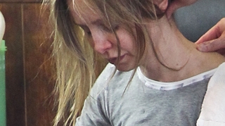 "Ally McBeal", neglijenta la salonul de infrumusetare