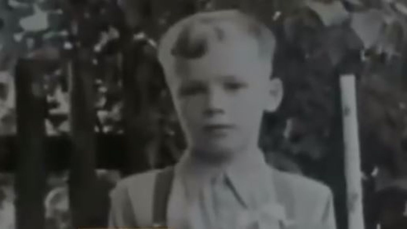 E uluitor cum a ajuns să arate un băieţel după ce a luat 30 de ani steroizi!