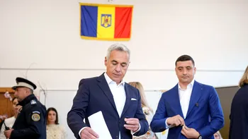 George Simion şi Călin Georgescu au votat alături de soţii! Motivul incredibil pentru care au fost SCOŞI AFARĂ din secţie